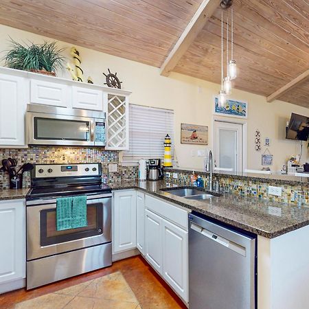 Sail Away At Pirate'S Bay Unit 113 Appartement Port Aransas Buitenkant foto