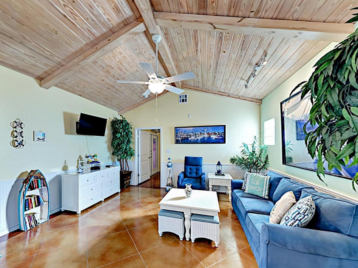 Sail Away At Pirate'S Bay Unit 113 Appartement Port Aransas Buitenkant foto