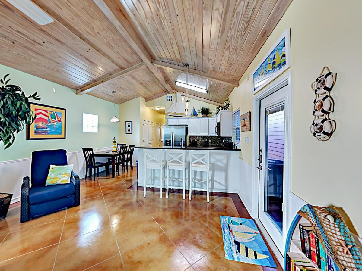 Sail Away At Pirate'S Bay Unit 113 Appartement Port Aransas Buitenkant foto