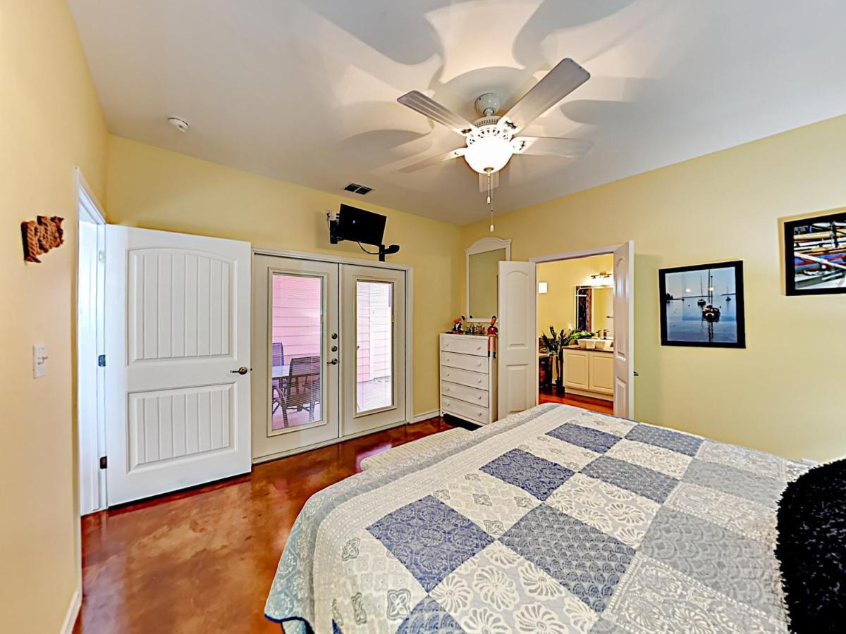 Sail Away At Pirate'S Bay Unit 113 Appartement Port Aransas Buitenkant foto