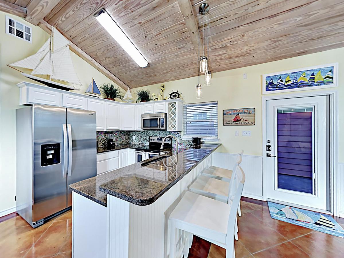 Sail Away At Pirate'S Bay Unit 113 Appartement Port Aransas Buitenkant foto