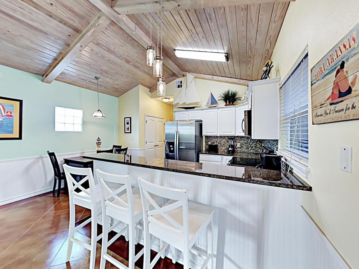 Sail Away At Pirate'S Bay Unit 113 Appartement Port Aransas Buitenkant foto