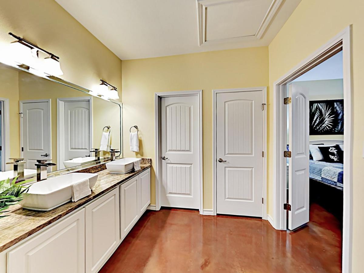 Sail Away At Pirate'S Bay Unit 113 Appartement Port Aransas Buitenkant foto